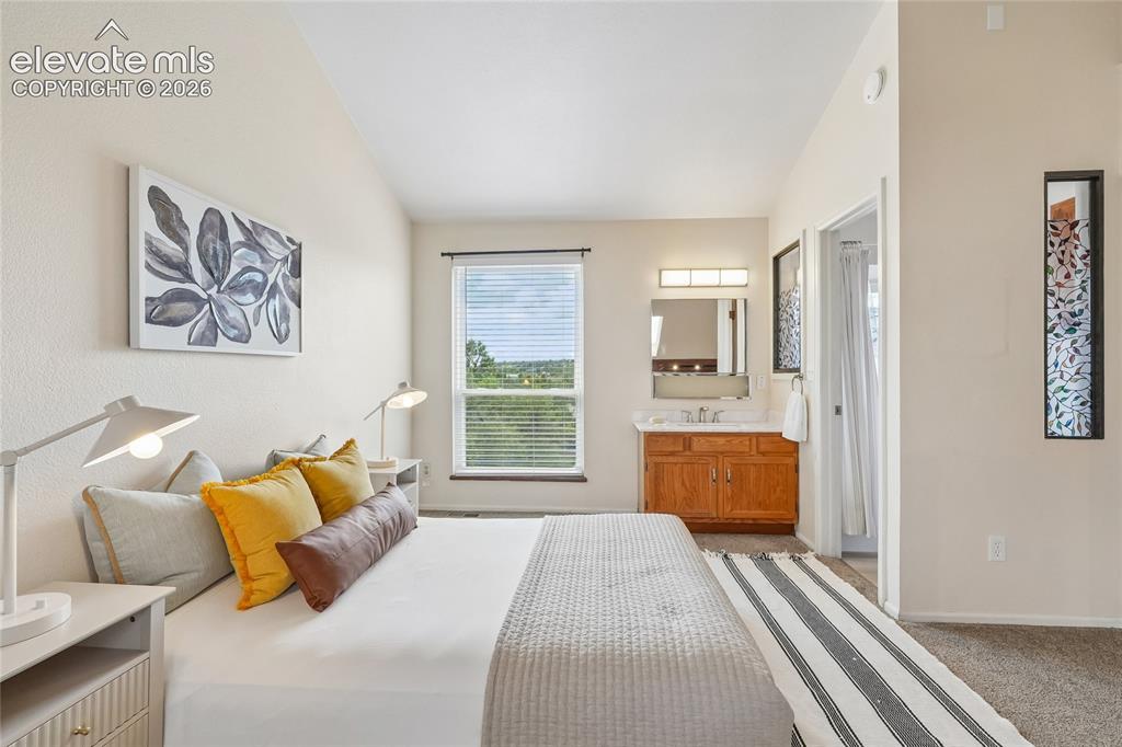 Image 18 of 26: Bedroom