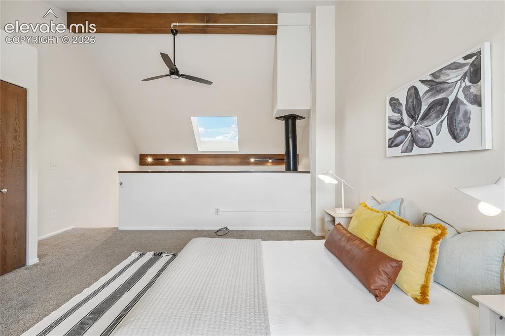 Image 19 of 26: Bedroom