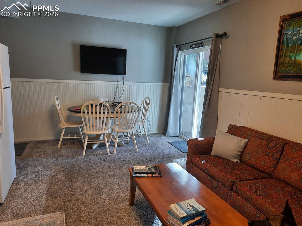 Image 23 of 34: Basement apartment