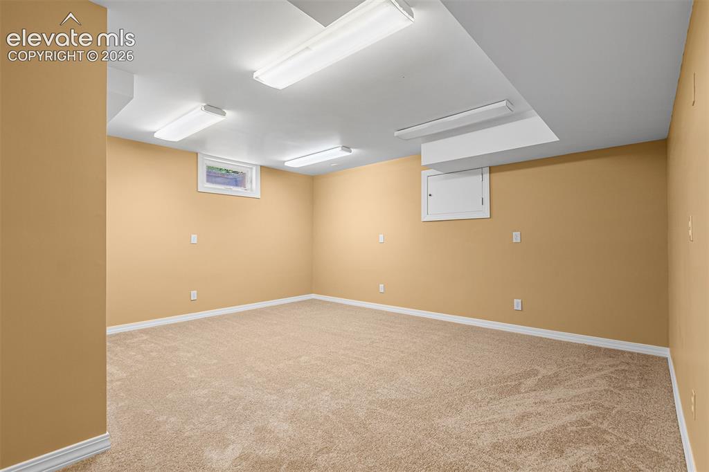 Image 40 of 50: Basement