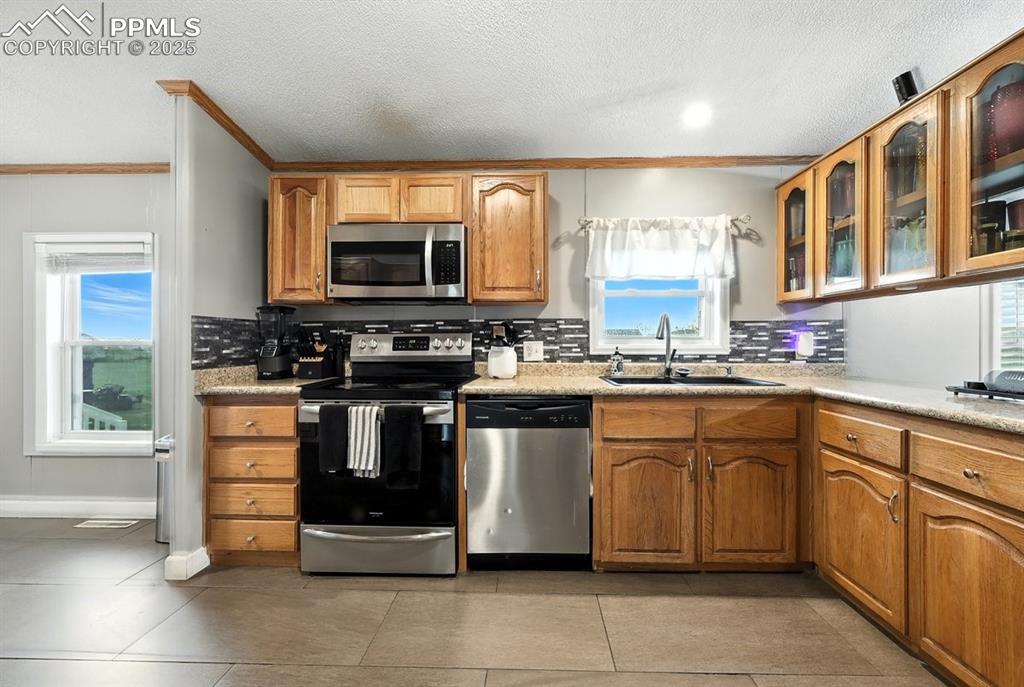 Image 11 of 44: Kitchen