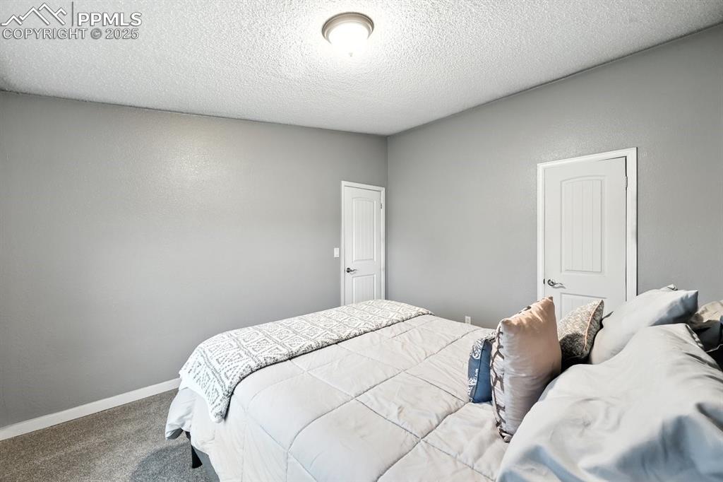 Image 26 of 44: Bedroom