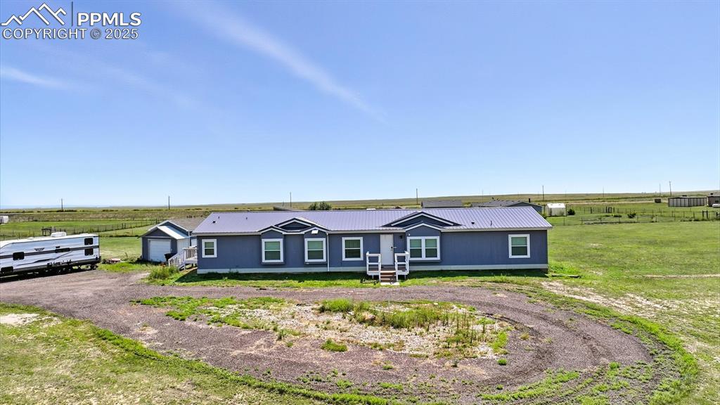 Image 31 of 44: Front of Structure