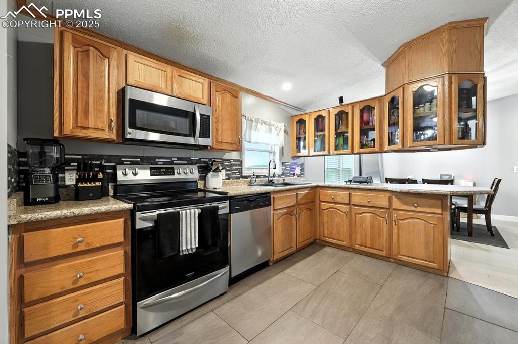 Image 8 of 44: Kitchen