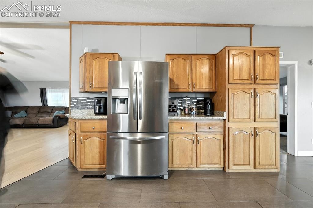 Image 9 of 44: Kitchen