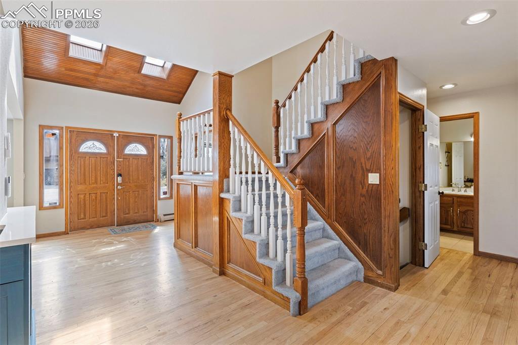 Image 13 of 48: Entry