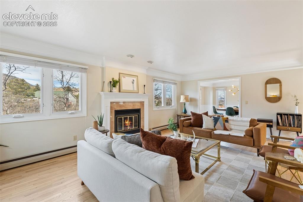 Image 16 of 46: Living Room