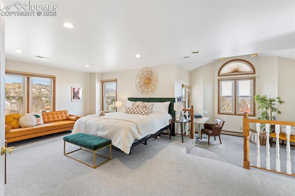 Image 25 of 48: Bedroom