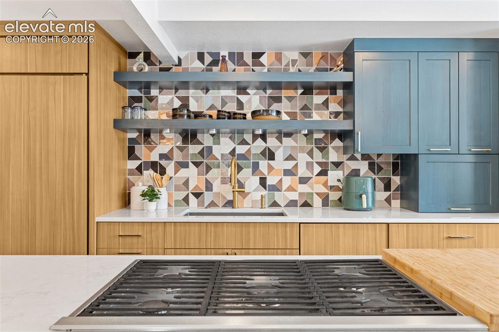 Image 9 of 46: Kitchen