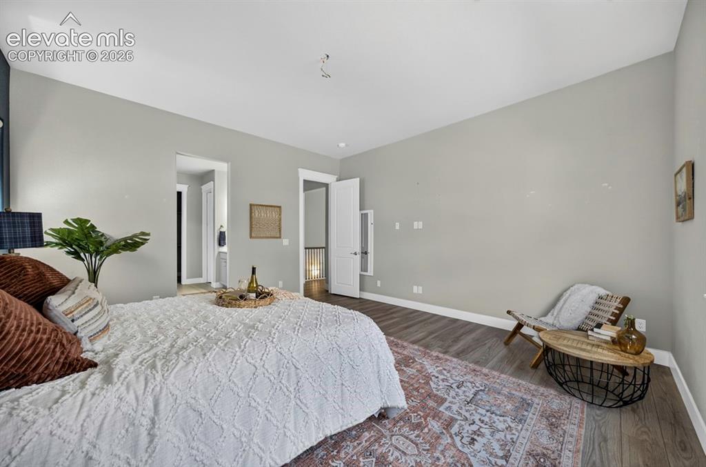 Image 14 of 42: Bedroom