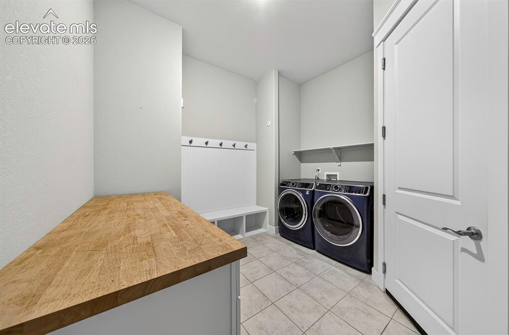 Image 24 of 42: Laundry