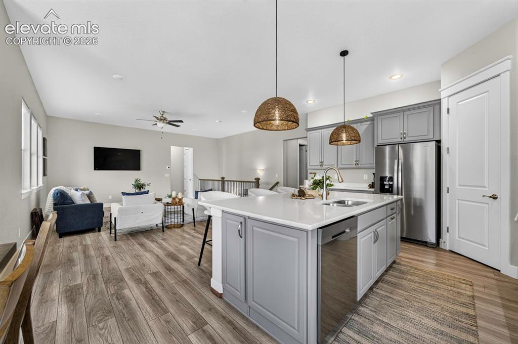 Image 6 of 42: Kitchen