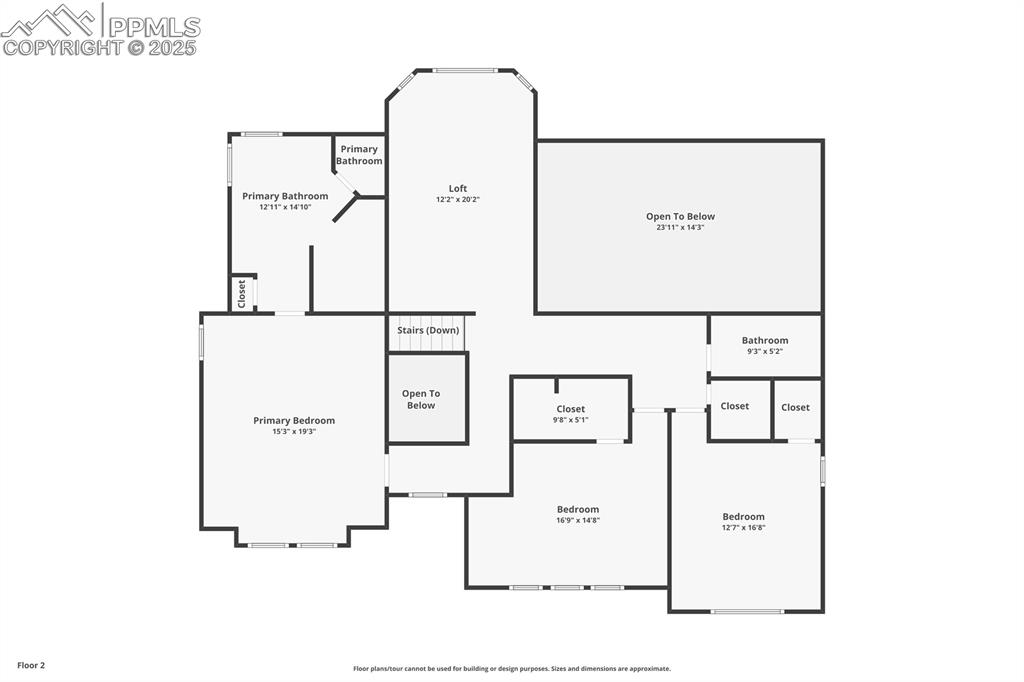 Image 42 of 44: View of room layout
