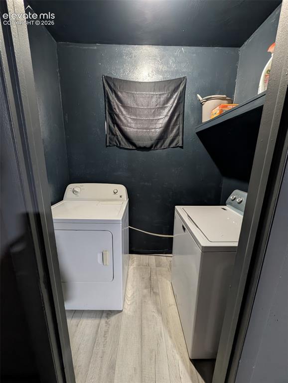 Image 3 of 20: Laundry