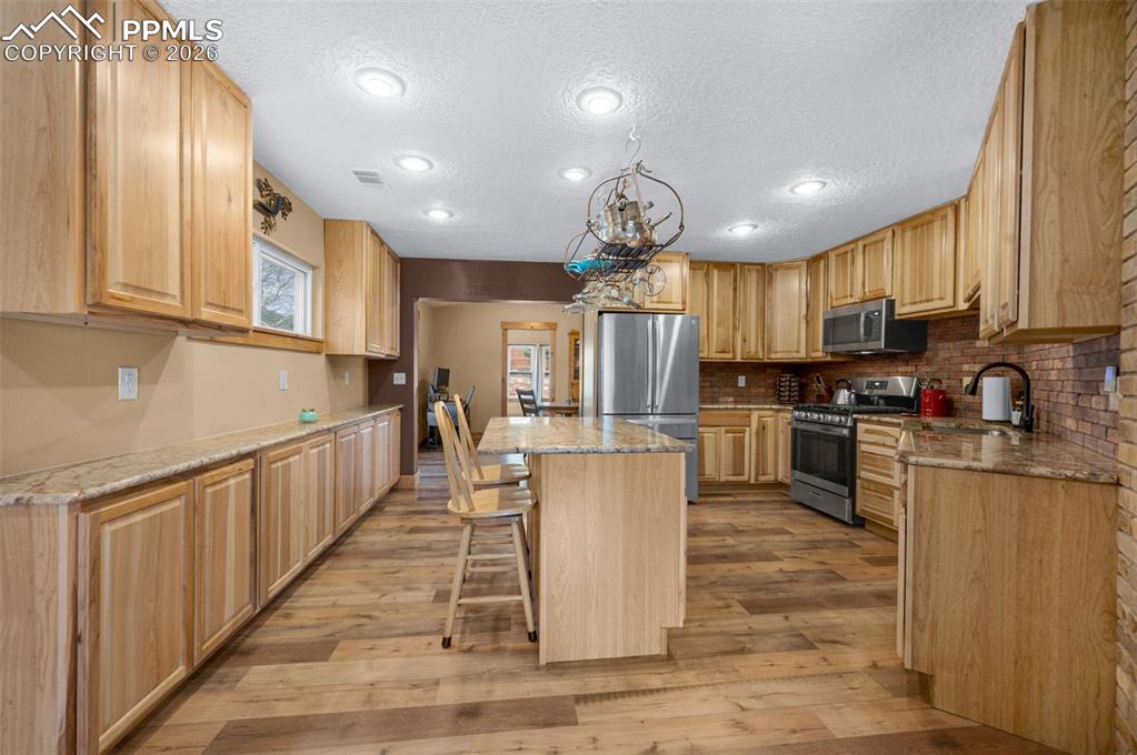 Image 12 of 48: Kitchen