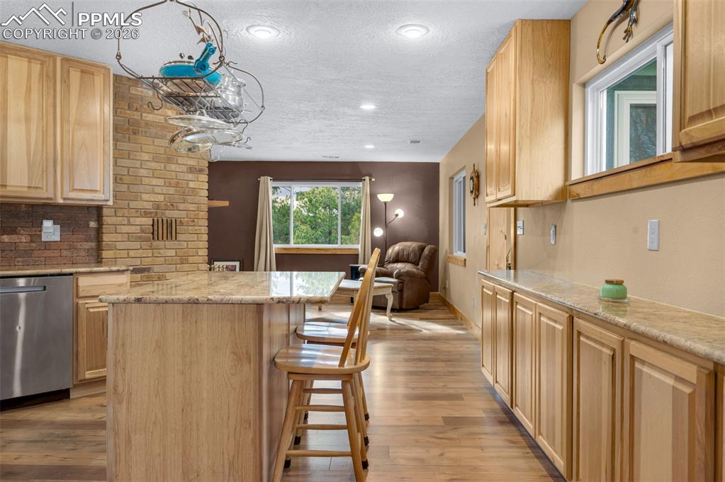 Image 13 of 48: Kitchen