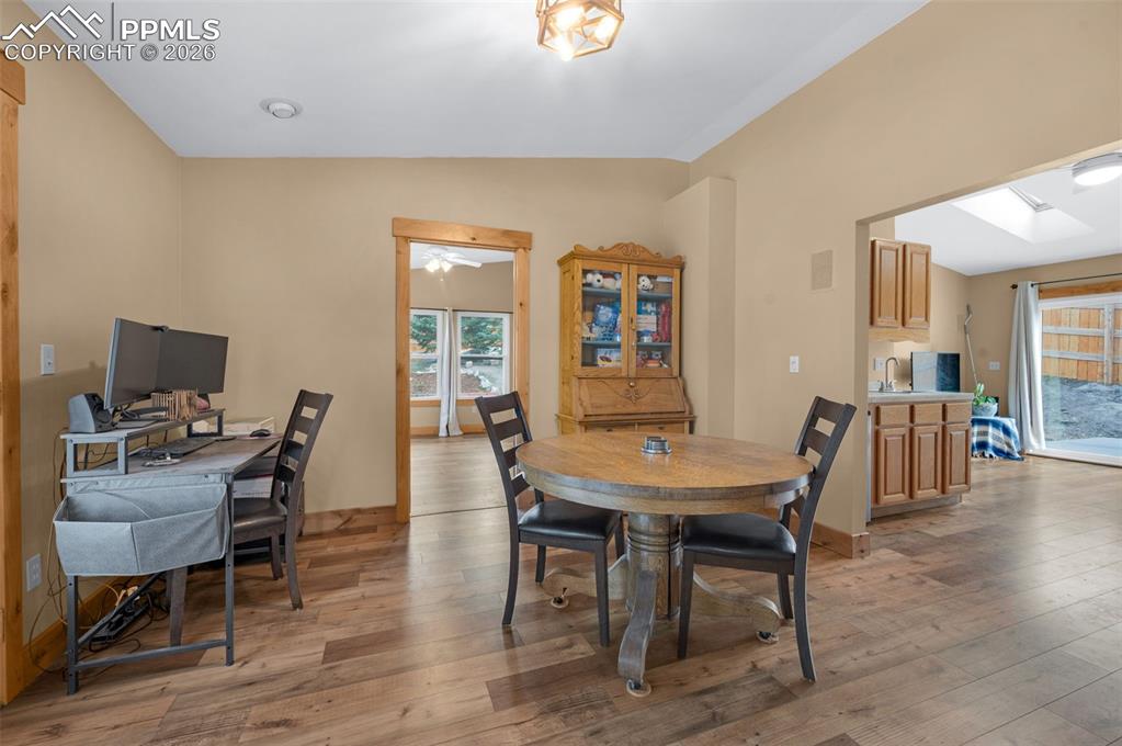 Image 15 of 48: Dining Area