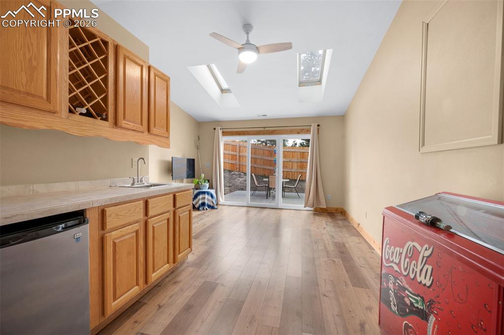 Image 16 of 48: Kitchen