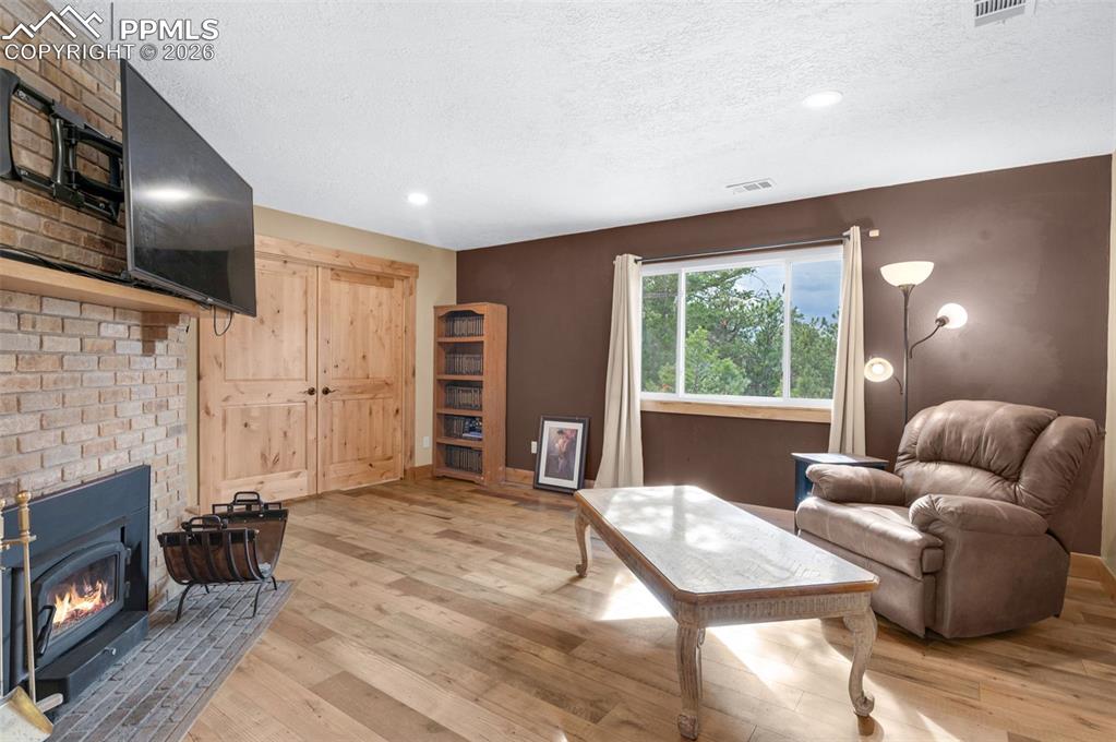 Image 17 of 48: Living Room