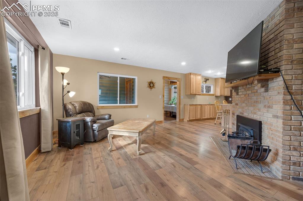 Image 18 of 48: Living Room