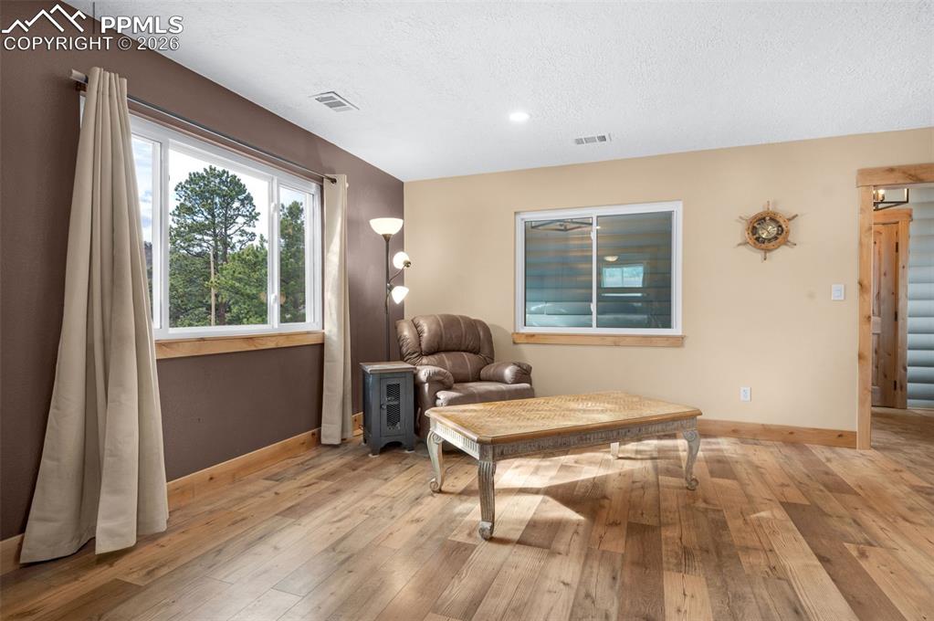 Image 19 of 48: Sitting Room