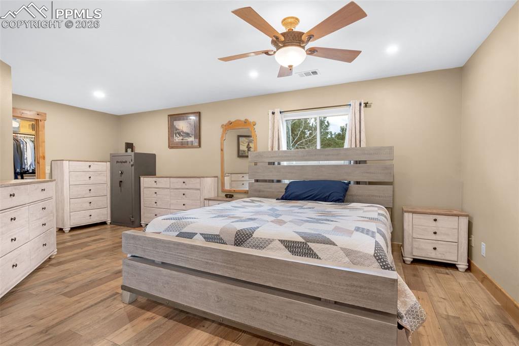 Image 28 of 48: Bedroom