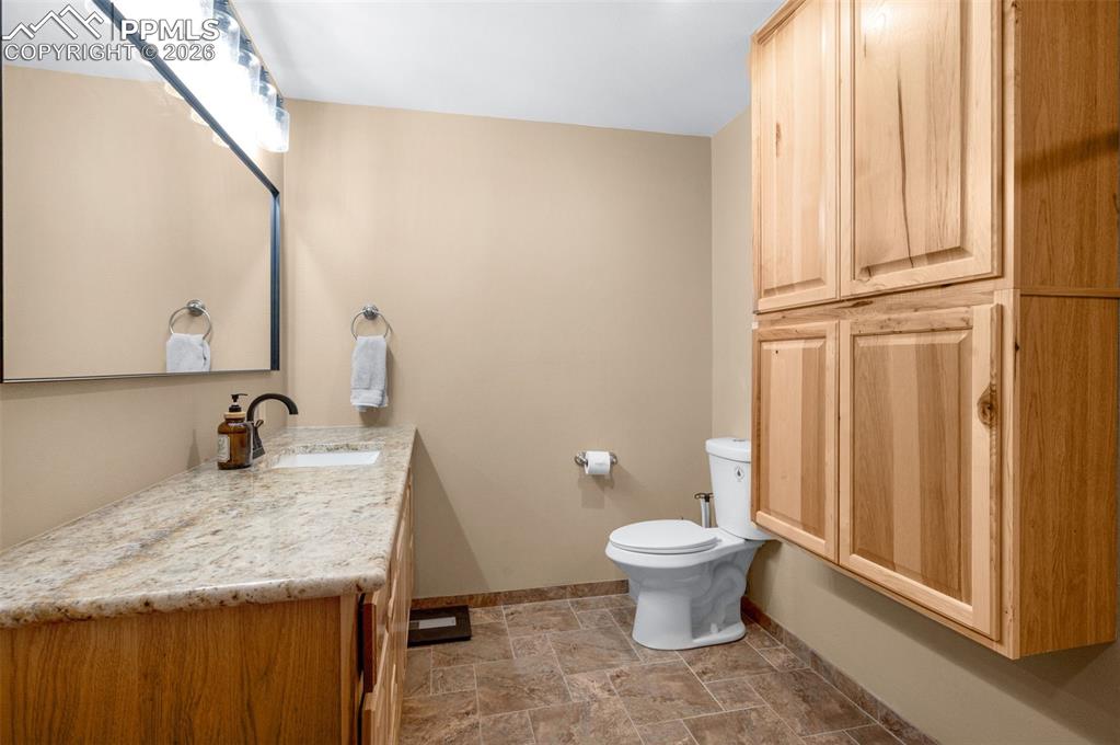 Image 30 of 48: Bathroom