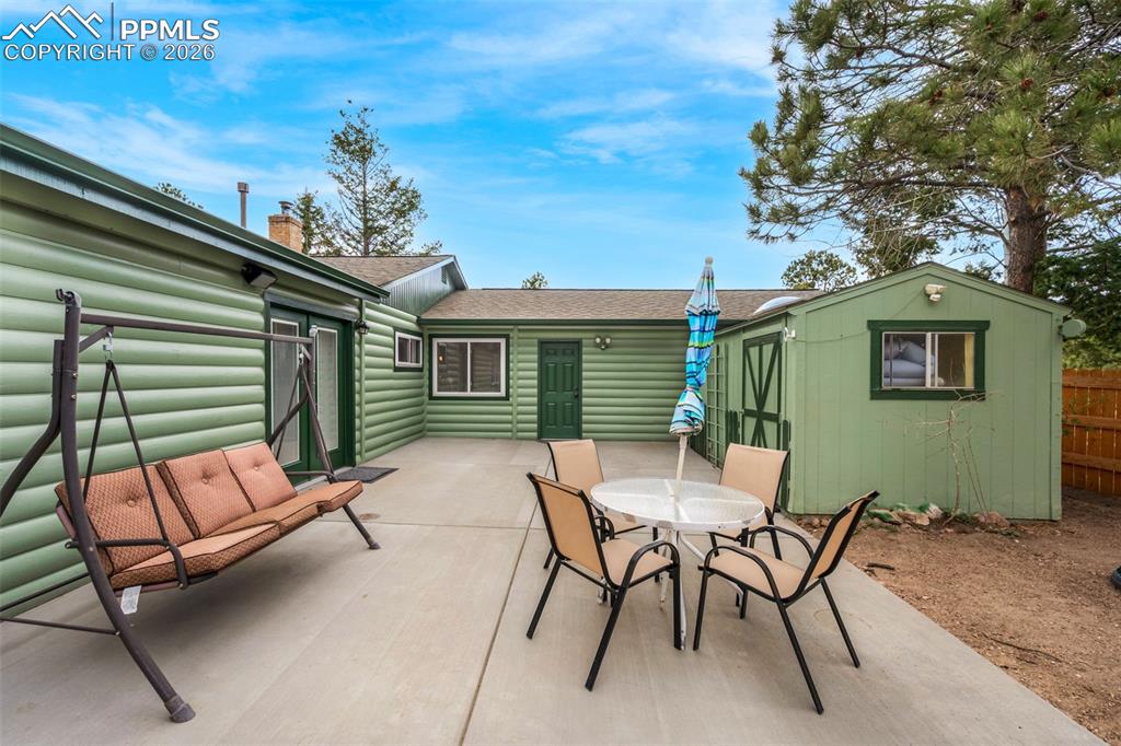 Image 34 of 48: Patio