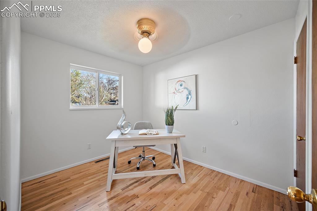 Image 16 of 49: Bedroom 2 upstairs