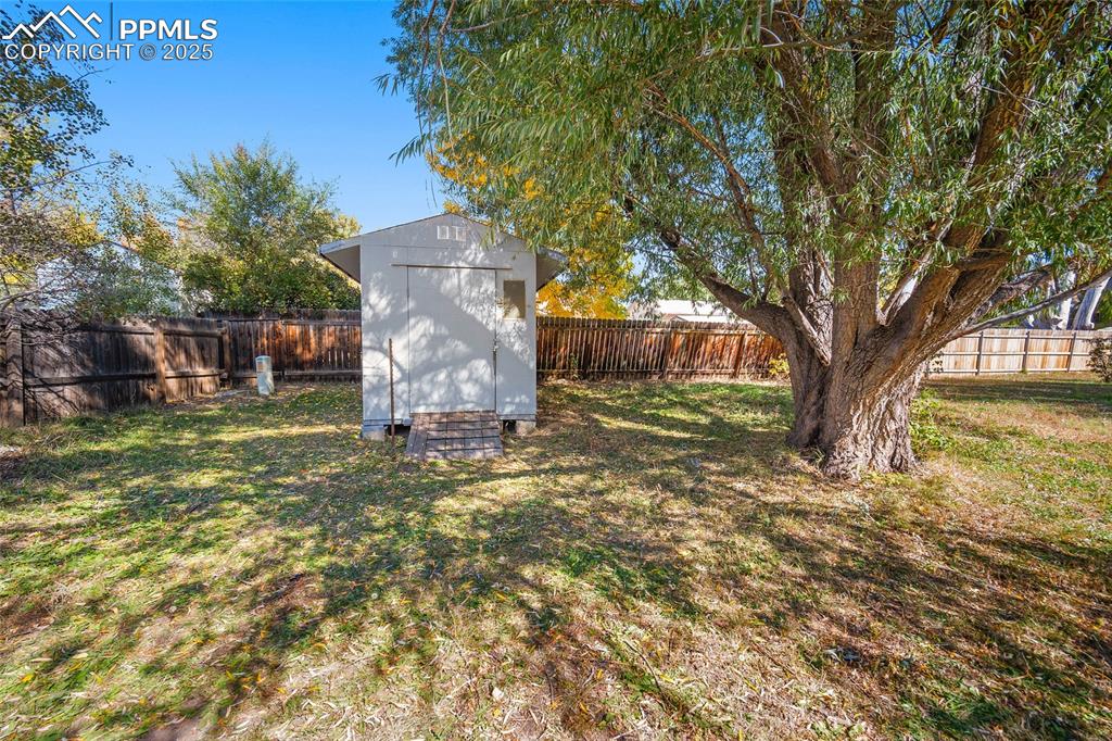 Image 29 of 49: Storage