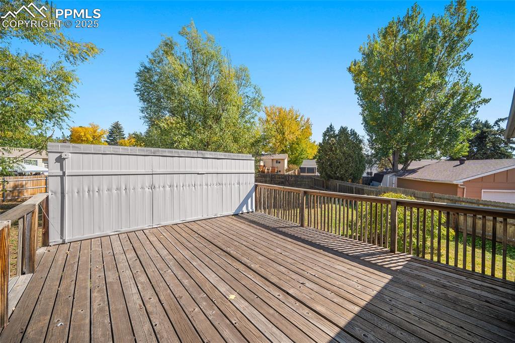 Image 35 of 49: deck with removable privacy wall