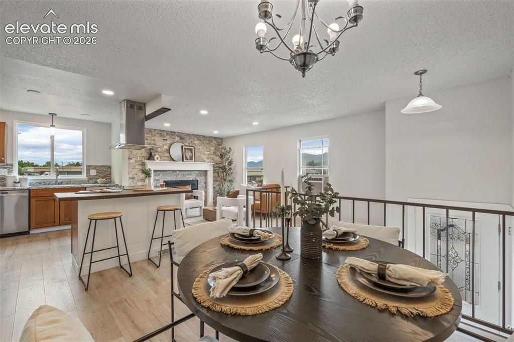 Image 15 of 39: Dining Area