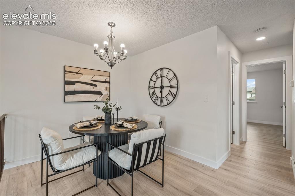 Image 16 of 39: Dining Area