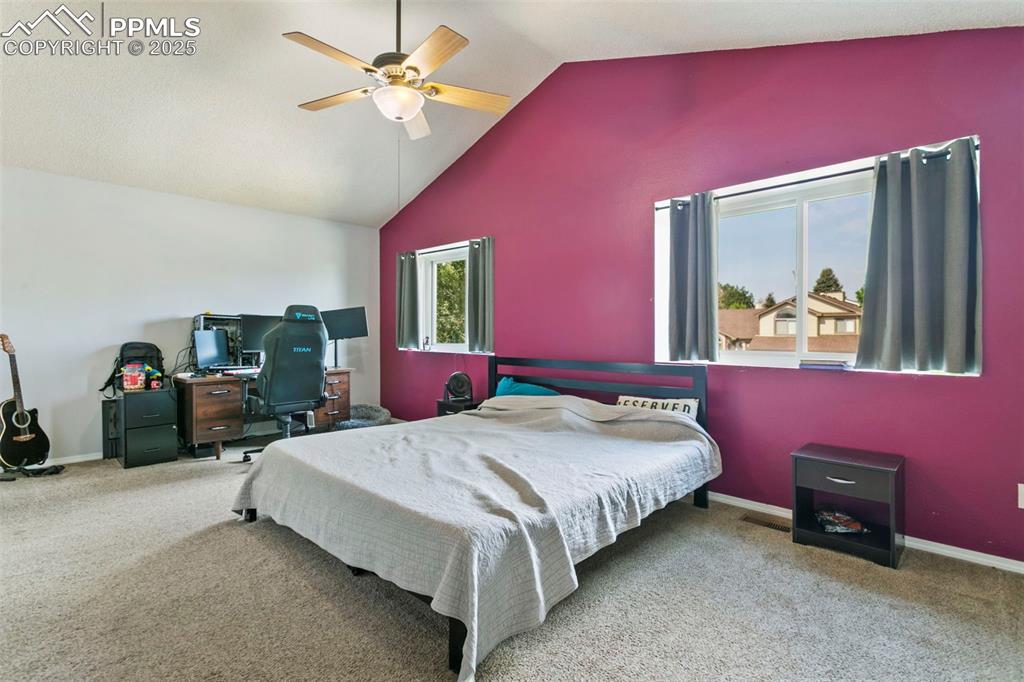 Image 11 of 27: Bedroom