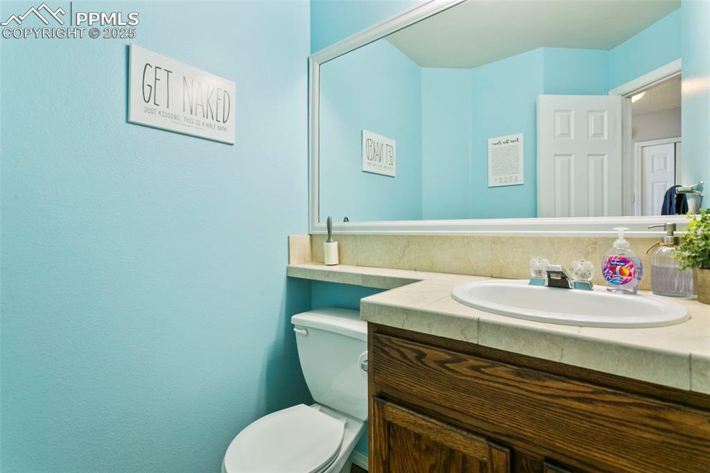 Image 14 of 27: Bathroom