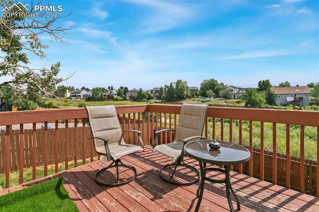 Image 21 of 27: Deck