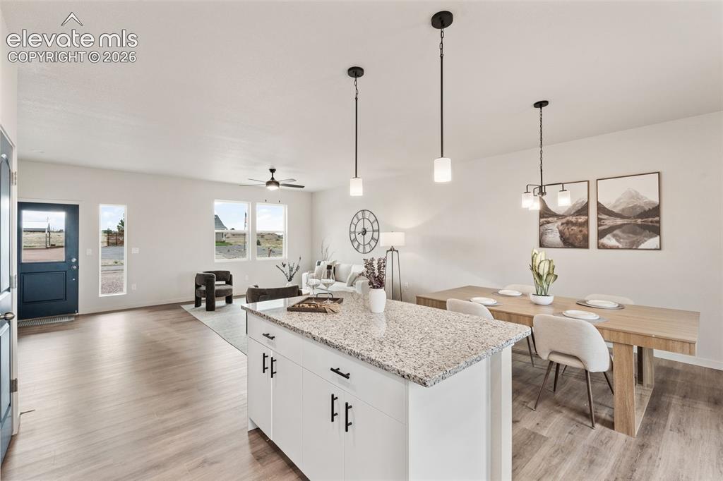Image 19 of 43: Kitchen