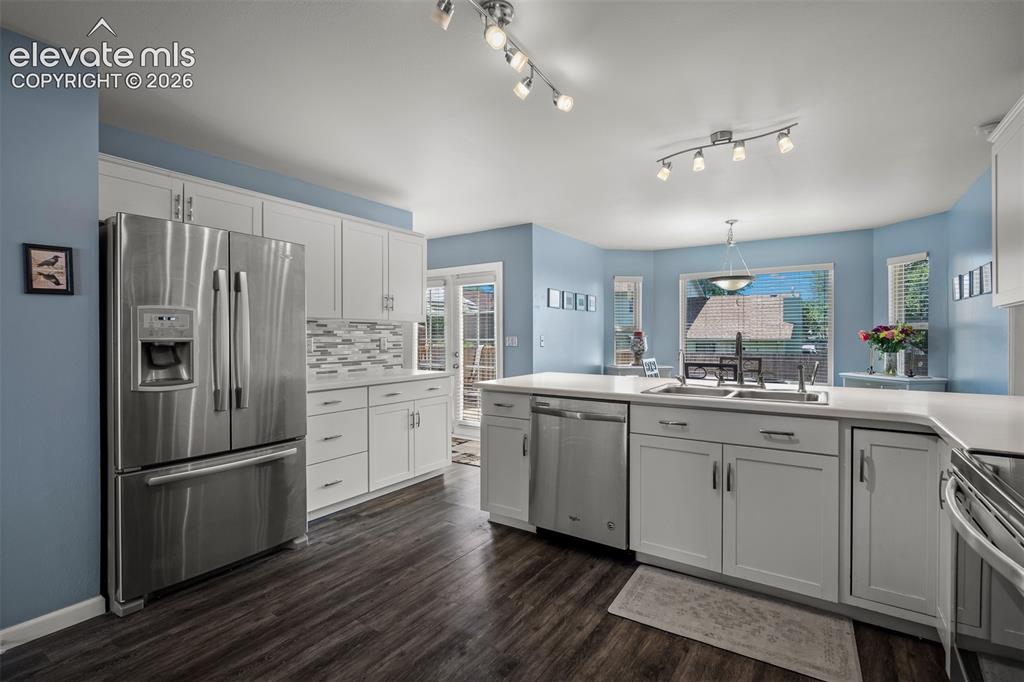 Image 11 of 50: Kitchen