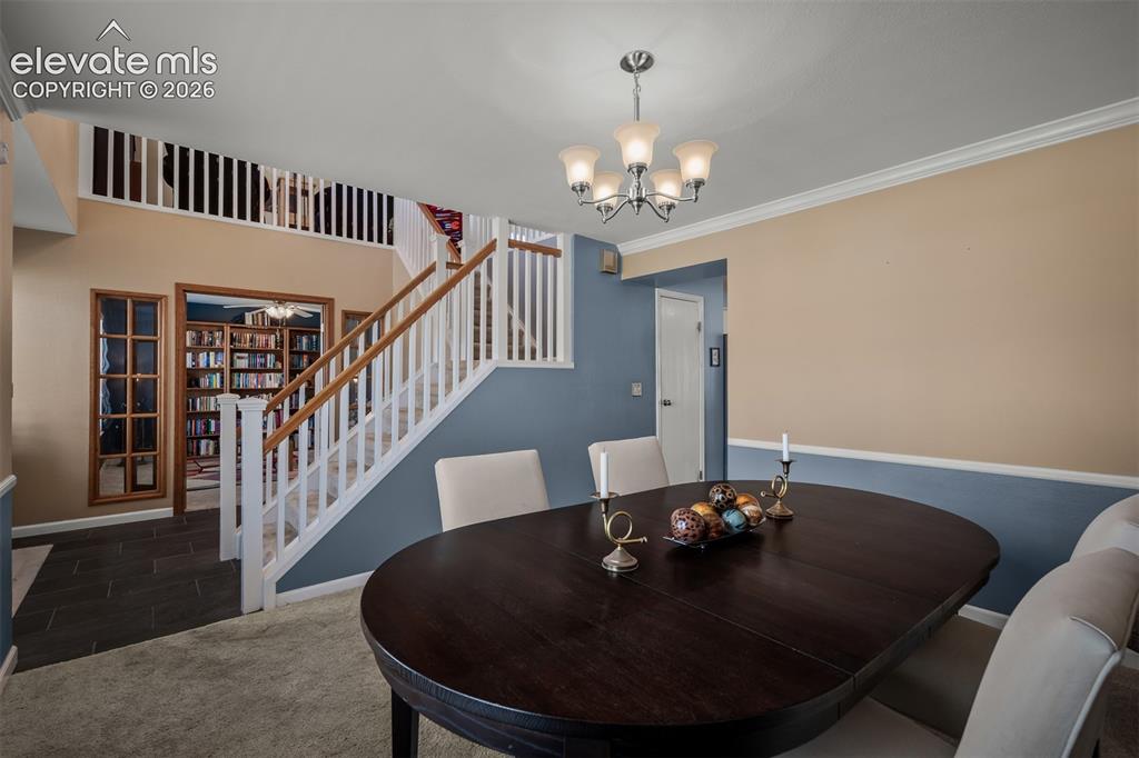 Image 8 of 50: Dining Area