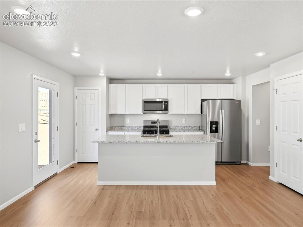 Image 6 of 24: Kitchen