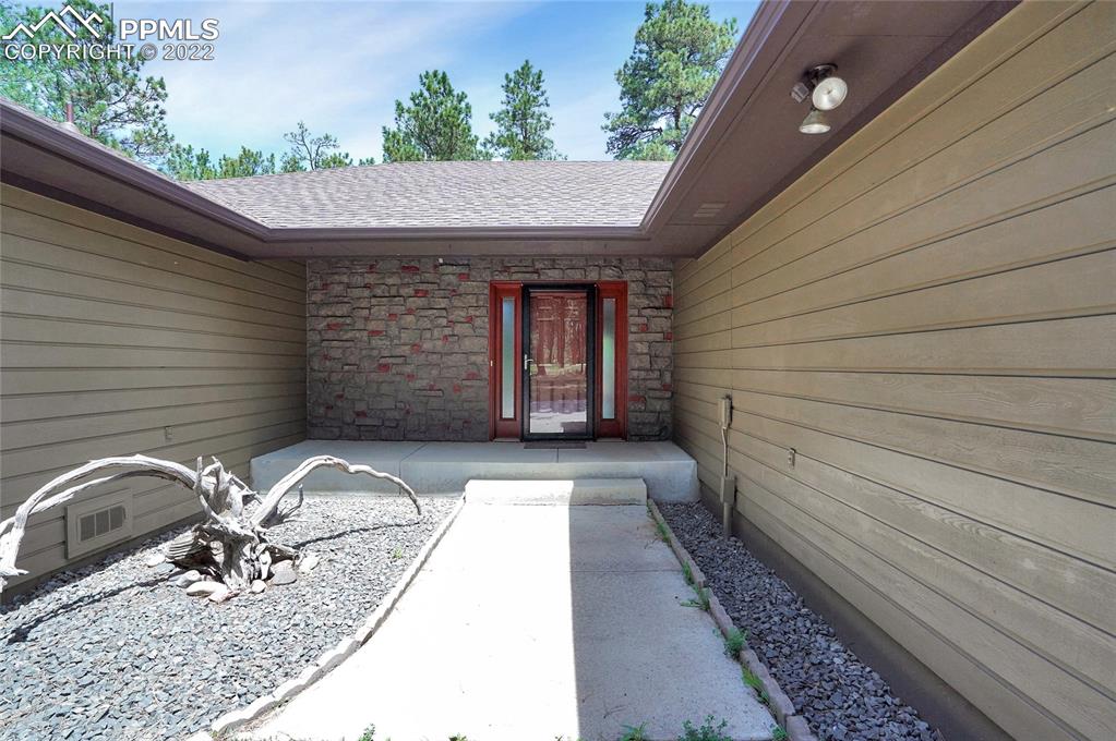 Listing 7394965, Image 3 of 49