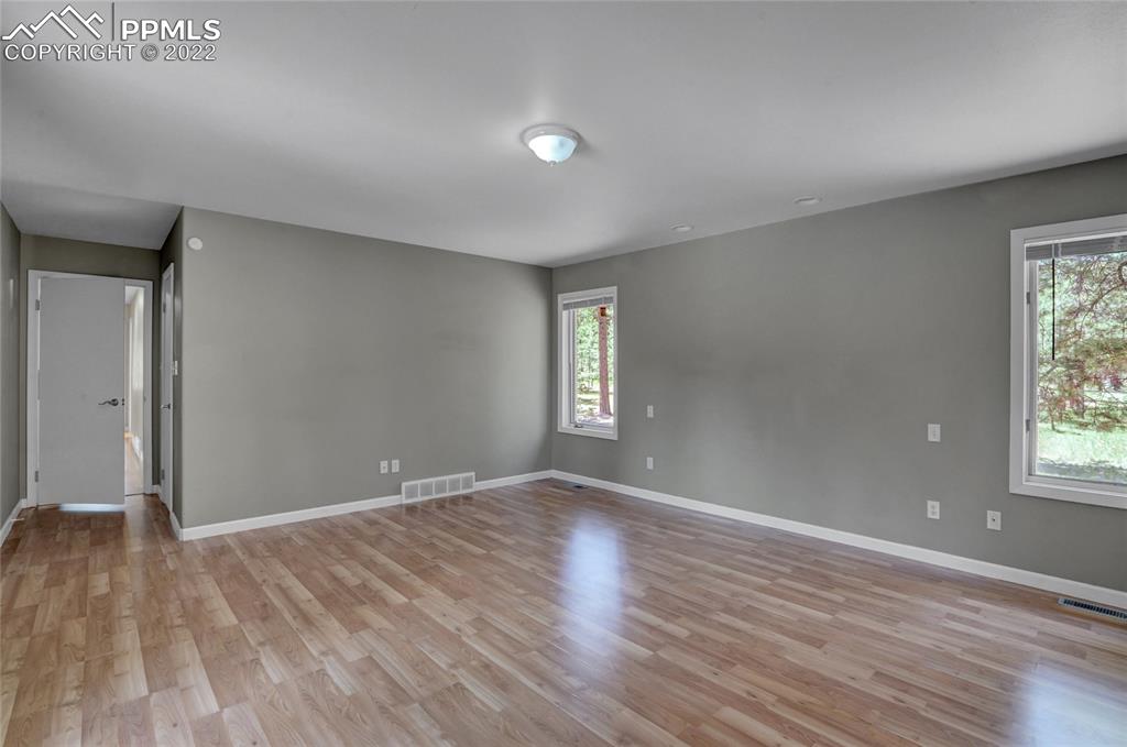Listing 7394965, Image 34 of 49