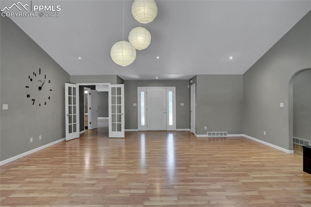 Listing 7394965, Image 5 of 49