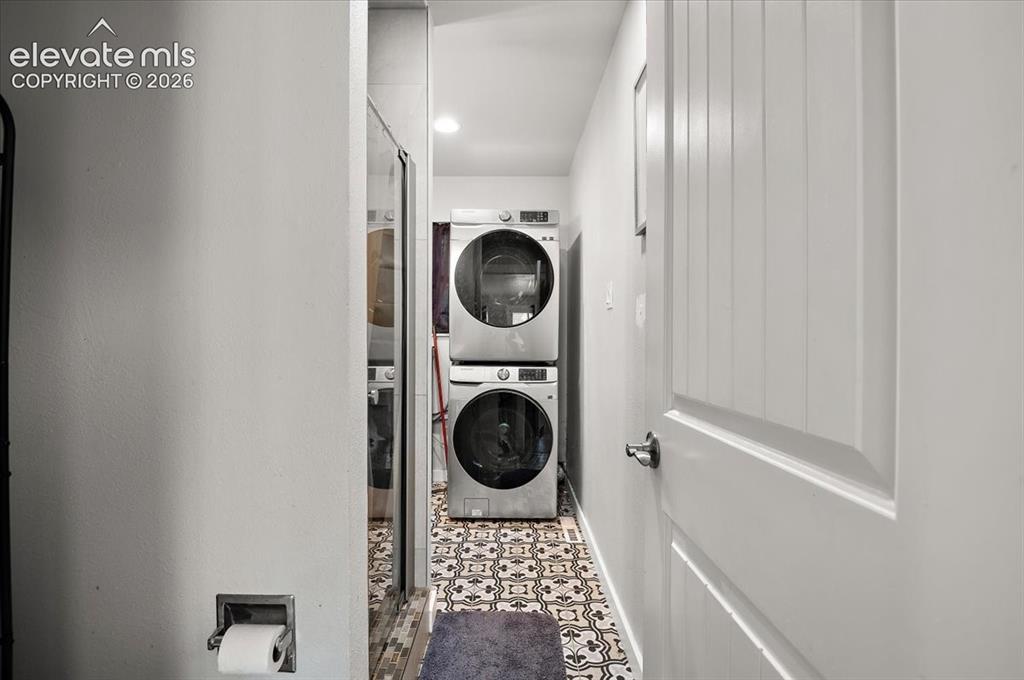 Image 11 of 26: Laundry