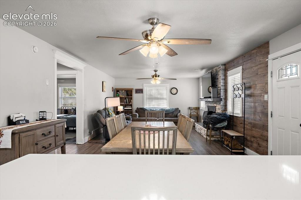 Image 3 of 26: Dining Area
