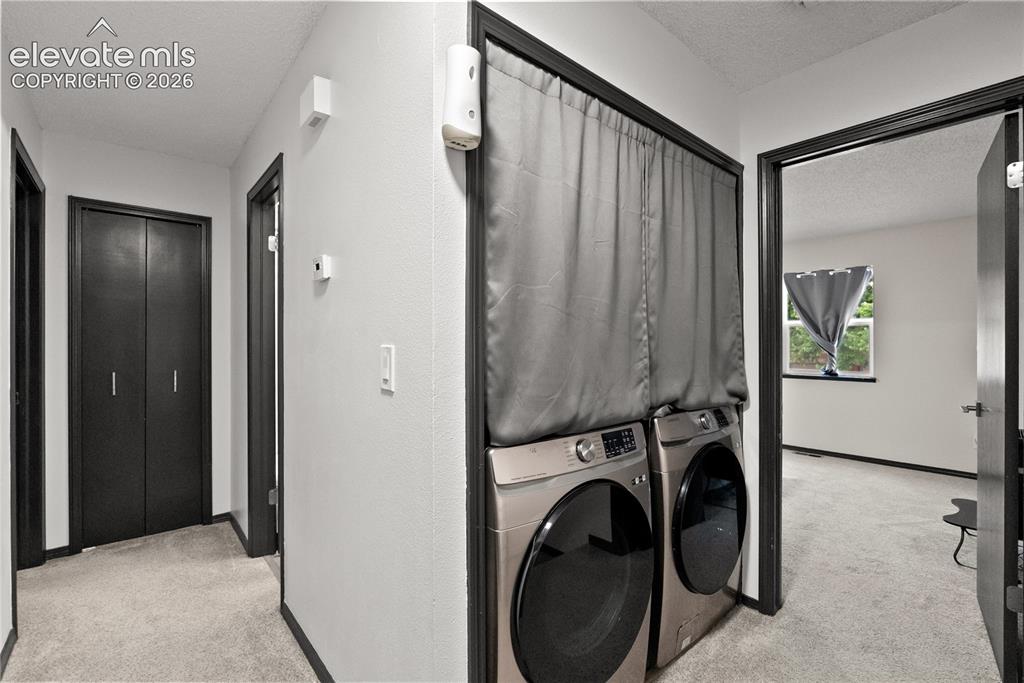 Image 21 of 30: Laundry