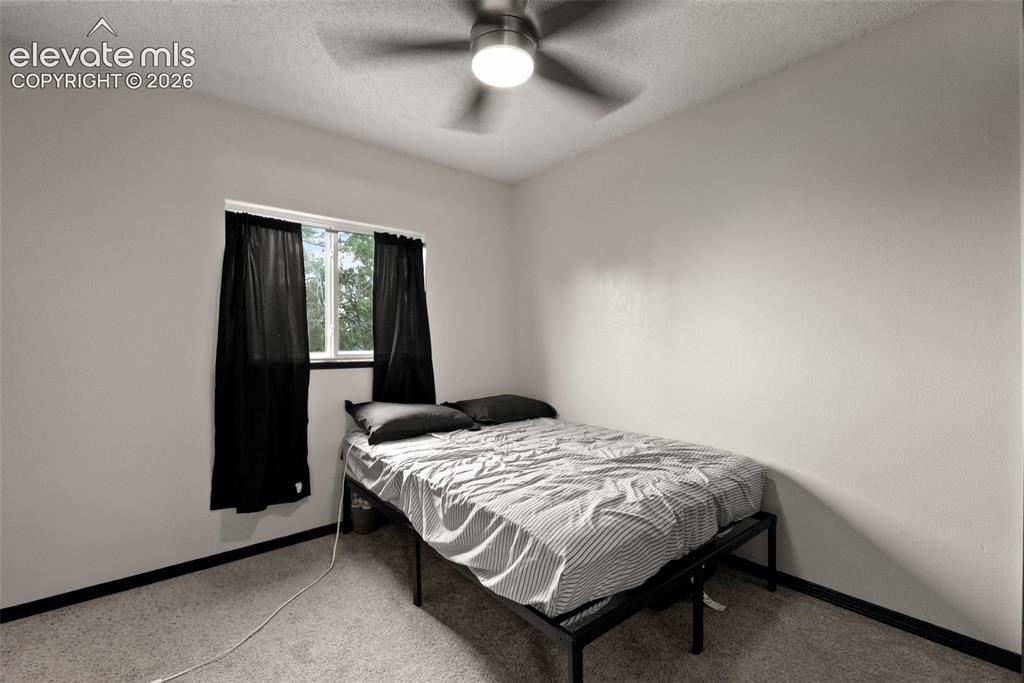 Image 8 of 30: Bedroom