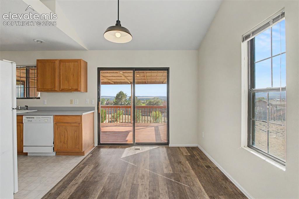 Image 8 of 36: Kitchen