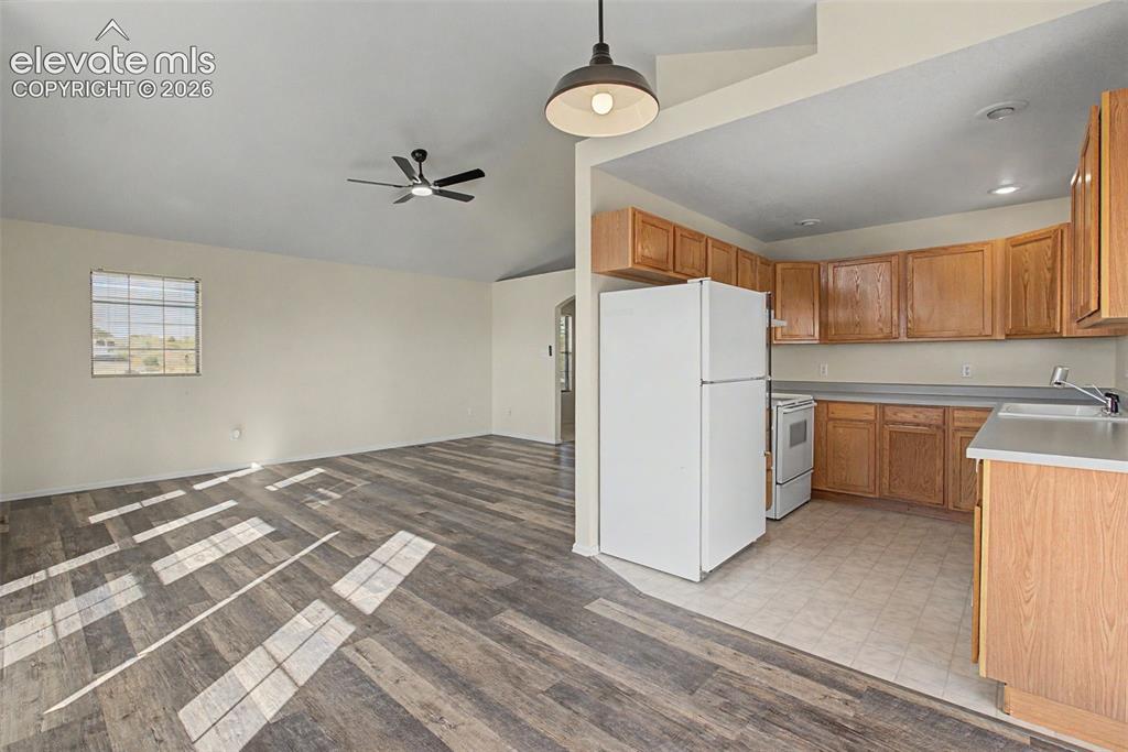 Image 9 of 36: Kitchen