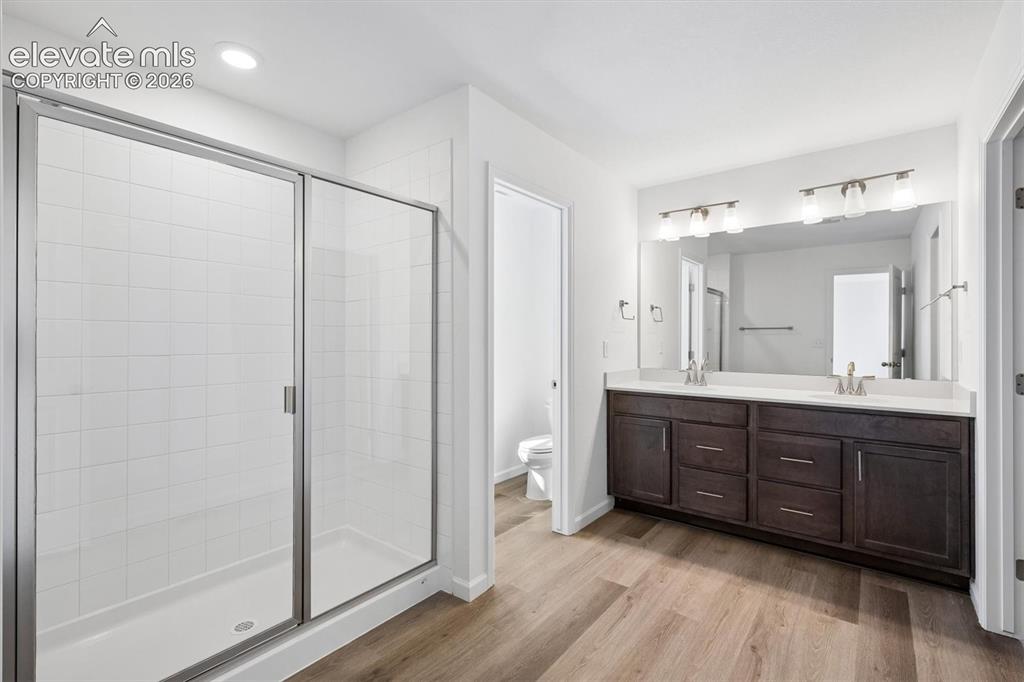 Image 13 of 21: Bathroom